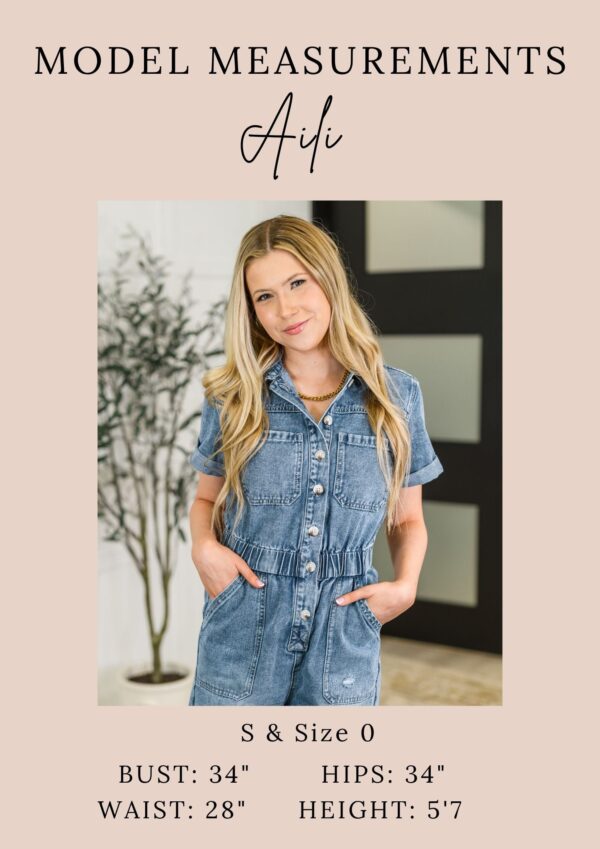 Top Shelf Basic V-Neck Ribbed Tee in Sky Blue - Image 6